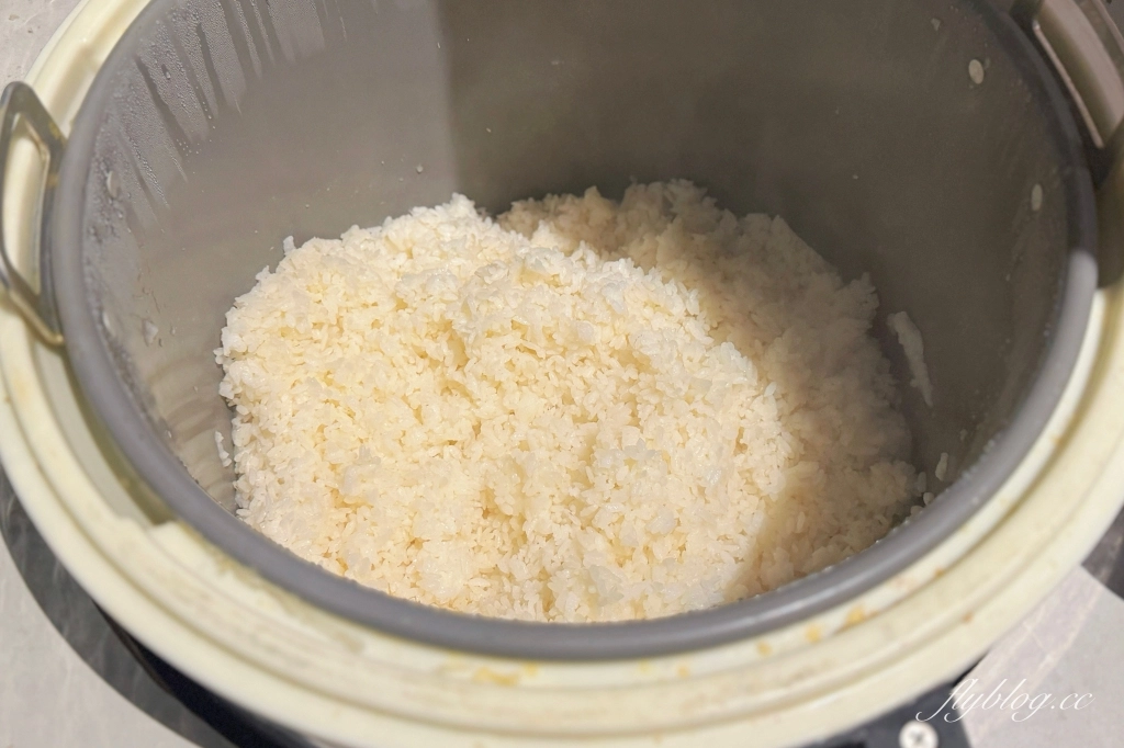 台中北屯｜鍋泰暖泰式南洋火鍋．充滿南洋風情的火鍋店，蔬菜自助吧、飲品、冰淇淋吃到飽 @飛天璇的口袋