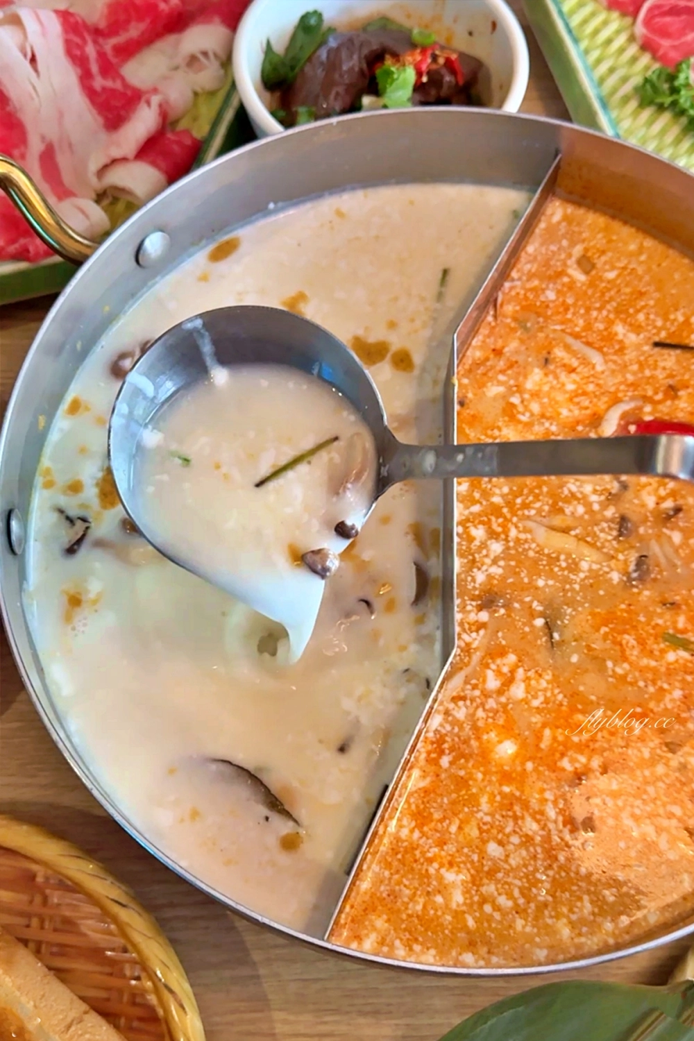 台中北屯｜鍋泰暖泰式南洋火鍋．充滿南洋風情的火鍋店，蔬菜自助吧、飲品、冰淇淋吃到飽 @飛天璇的口袋