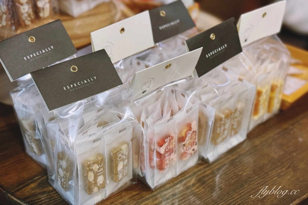 台中西區｜珈琲院．美軍宿舍所改建，存中街20年老字號咖啡館 @飛天璇的口袋