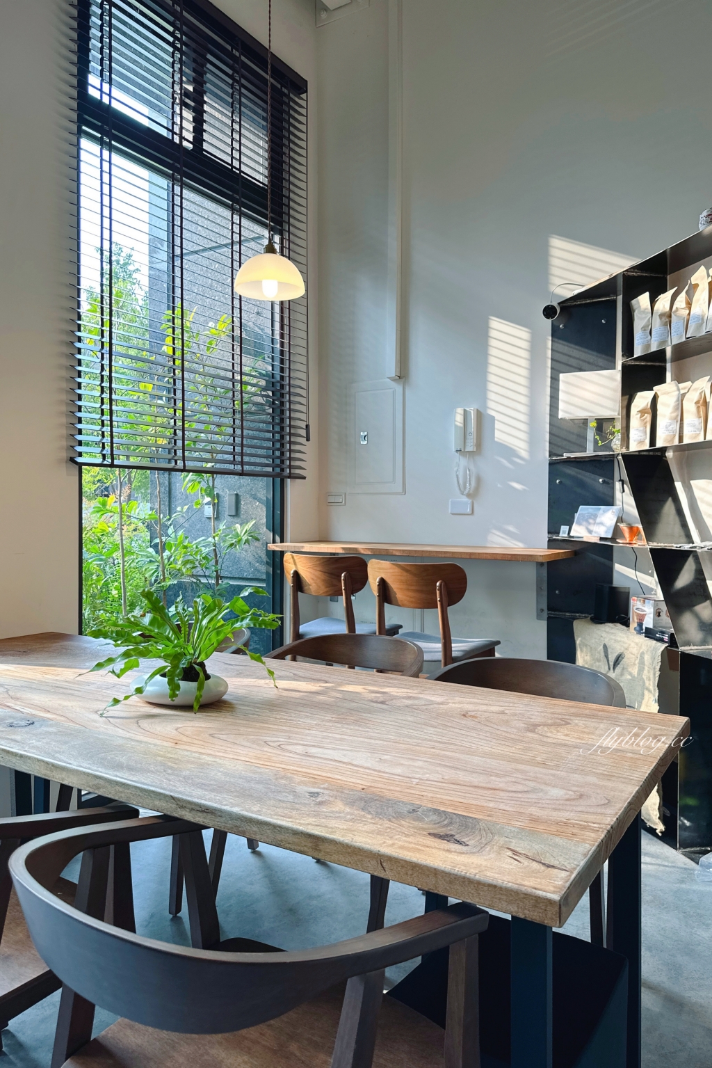 台中烏日｜芃森咖啡 Pansen Coffee．鄰近烏日高鐵站，楽珈咖啡的二店 @飛天璇的口袋