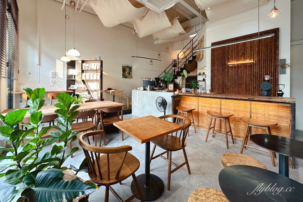 台中烏日｜芃森咖啡 Pansen Coffee．鄰近烏日高鐵站，楽珈咖啡的二店 @飛天璇的口袋