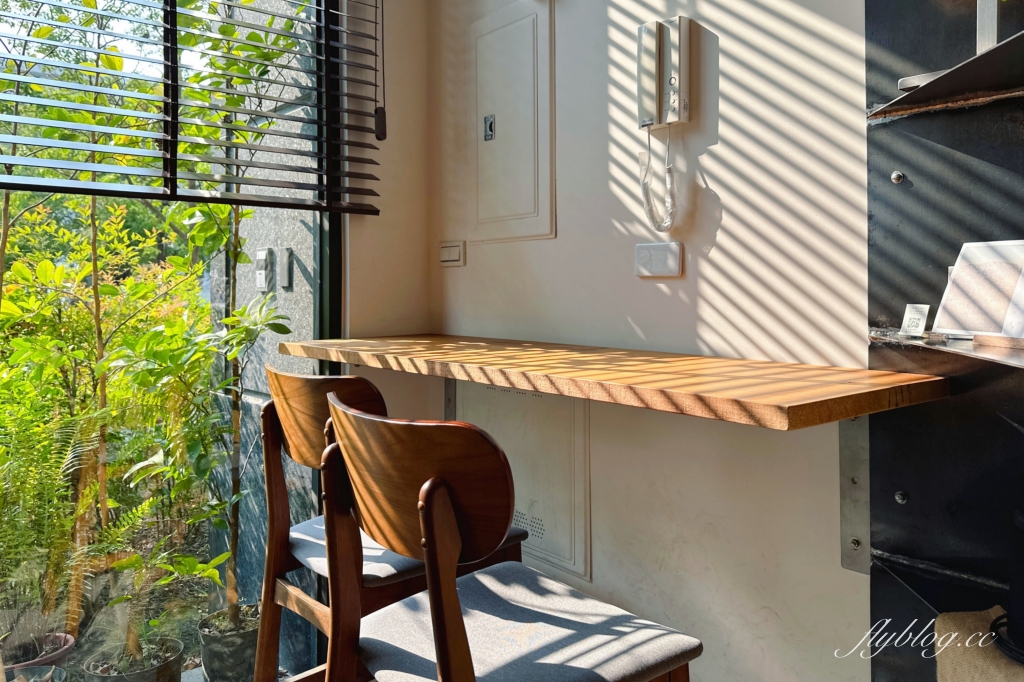 台中烏日｜芃森咖啡 Pansen Coffee．鄰近烏日高鐵站，楽珈咖啡的二店 @飛天璇的口袋