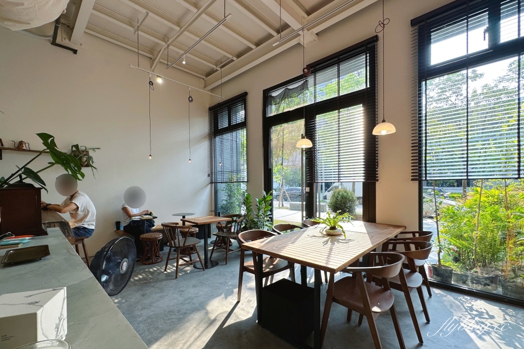 台中烏日｜芃森咖啡 Pansen Coffee．鄰近烏日高鐵站，楽珈咖啡的二店 @飛天璇的口袋