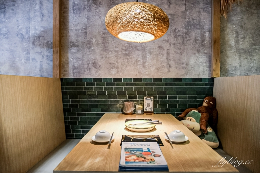 台中北屯｜鍋泰暖泰式南洋火鍋．充滿南洋風情的火鍋店，蔬菜自助吧、飲品、冰淇淋吃到飽 @飛天璇的口袋