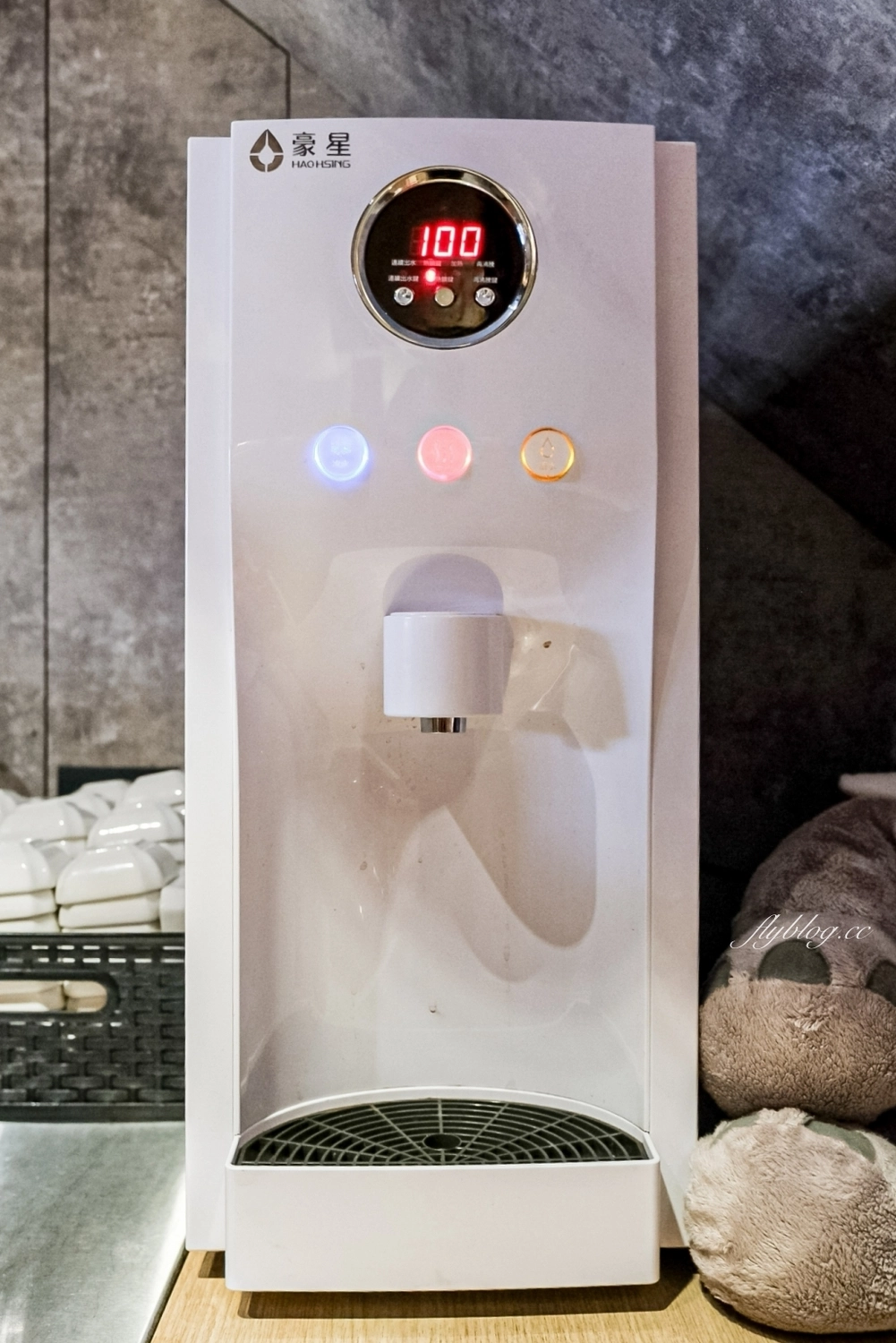 台中北屯｜鍋泰暖泰式南洋火鍋．充滿南洋風情的火鍋店，蔬菜自助吧、飲品、冰淇淋吃到飽 @飛天璇的口袋