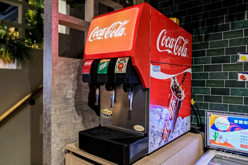 台中北屯｜鍋泰暖泰式南洋火鍋．充滿南洋風情的火鍋店，蔬菜自助吧、飲品、冰淇淋吃到飽 @飛天璇的口袋