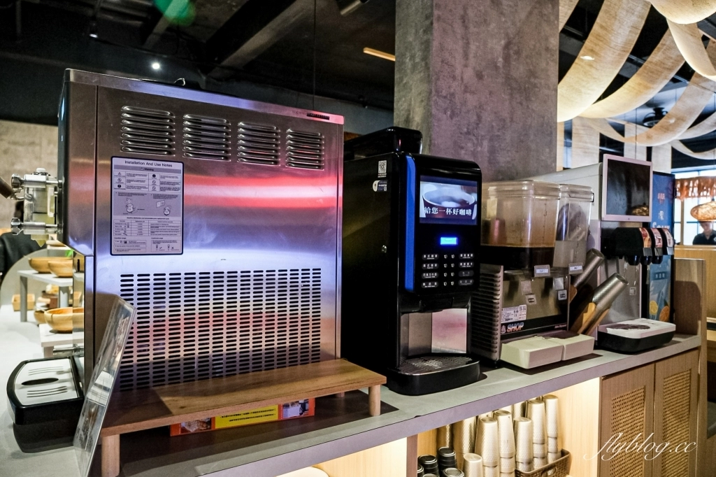 台中北屯｜鍋泰暖泰式南洋火鍋．充滿南洋風情的火鍋店，蔬菜自助吧、飲品、冰淇淋吃到飽 @飛天璇的口袋