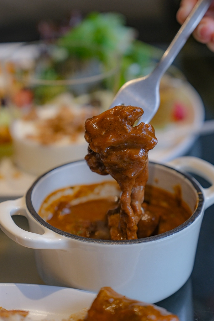 台中北屯｜ORIG BLACK DusK．暗黑系深夜咖啡館，早午餐甜點都好吃 @飛天璇的口袋