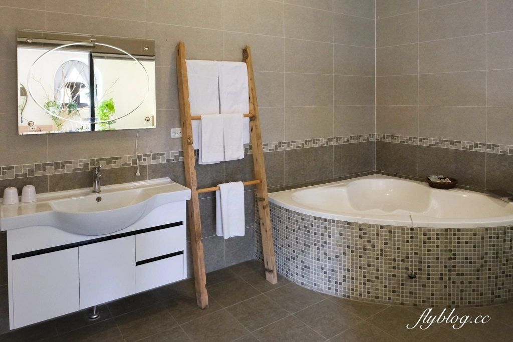 苗栗卓蘭｜花露精油城堡民宿．花露農場住宿區，季節限定繡球花房型 @飛天璇的口袋