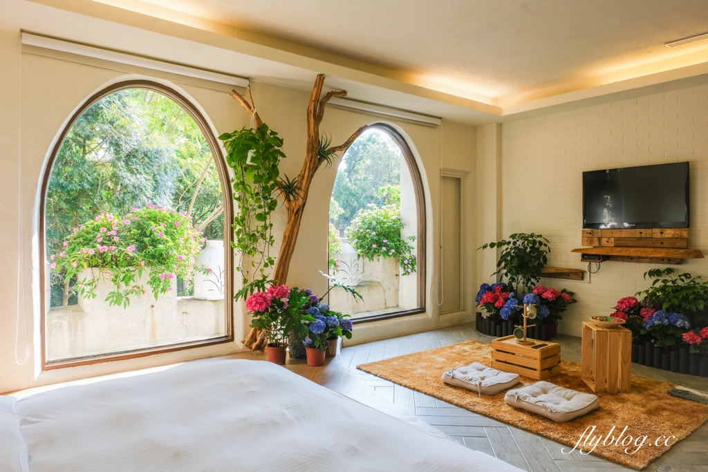 苗栗卓蘭｜花露精油城堡民宿．花露農場住宿區，季節限定繡球花房型 @飛天璇的口袋