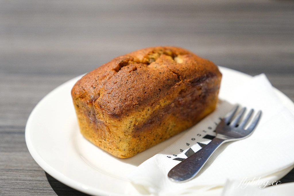 台中北屯｜K2G 48 Warehouse．KroX Coffee 跨蒔咖啡概念店，鐵工廠改建的咖啡館 @飛天璇的口袋