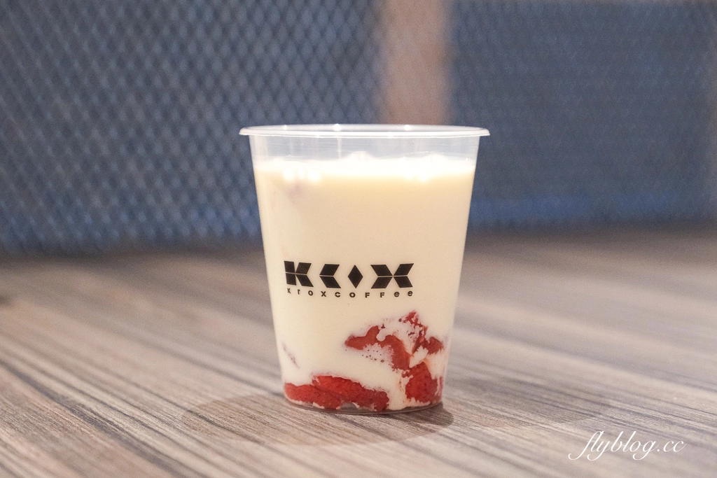 台中北屯｜K2G 48 Warehouse．KroX Coffee 跨蒔咖啡概念店，鐵工廠改建的咖啡館 @飛天璇的口袋