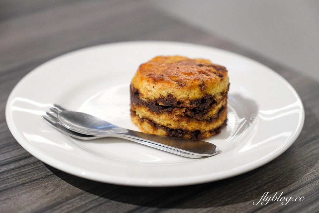 台中北屯｜K2G 48 Warehouse．KroX Coffee 跨蒔咖啡概念店，鐵工廠改建的咖啡館 @飛天璇的口袋