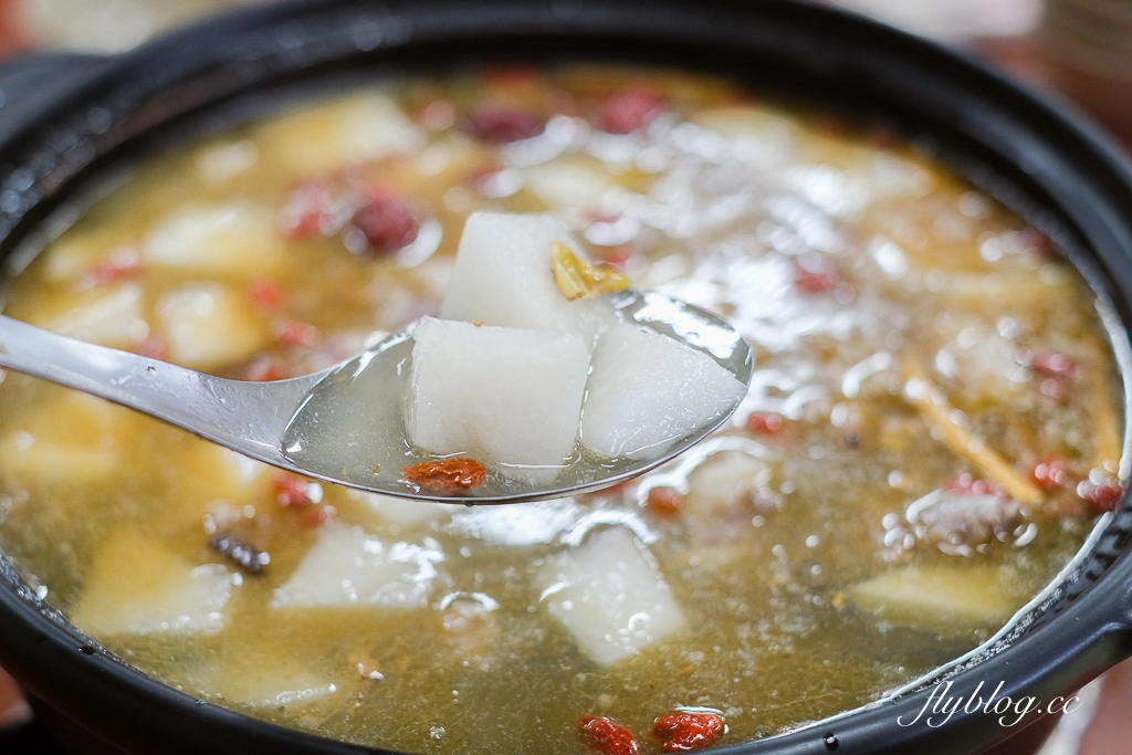 彰化溪州｜黃水萍土羊肉．溪州高評價羊肉爐，湯頭鮮甜沒有羊騷味 @飛天璇的口袋