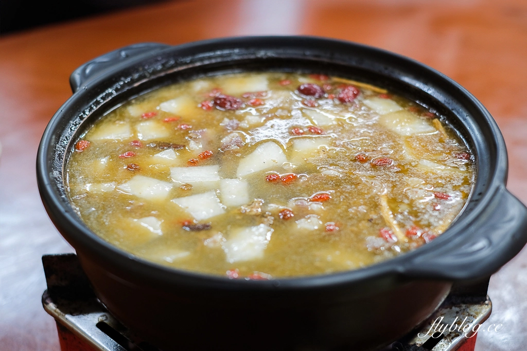 彰化溪州｜黃水萍土羊肉．溪州高評價羊肉爐，湯頭鮮甜沒有羊騷味 @飛天璇的口袋