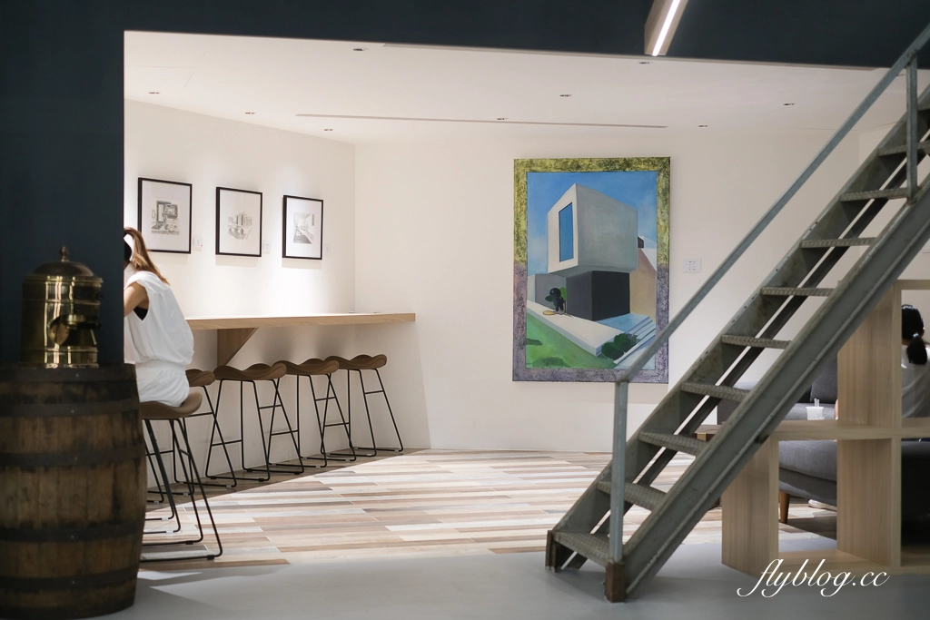 台中北屯｜K2G 48 Warehouse．KroX Coffee 跨蒔咖啡概念店，鐵工廠改建的咖啡館 @飛天璇的口袋