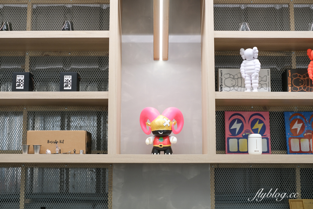 台中北屯｜K2G 48 Warehouse．KroX Coffee 跨蒔咖啡概念店，鐵工廠改建的咖啡館 @飛天璇的口袋