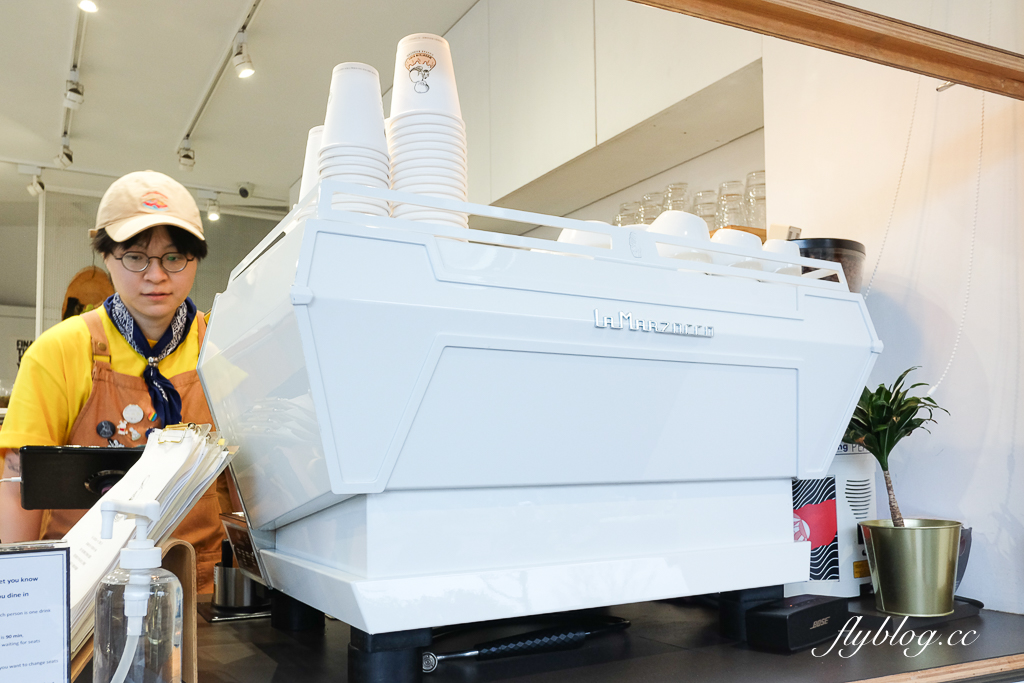 台北中正｜Mountain Kids Coffee Roaster 山小孩咖啡．台北車站咖啡館推薦，坐擁北門百年古蹟 @飛天璇的口袋