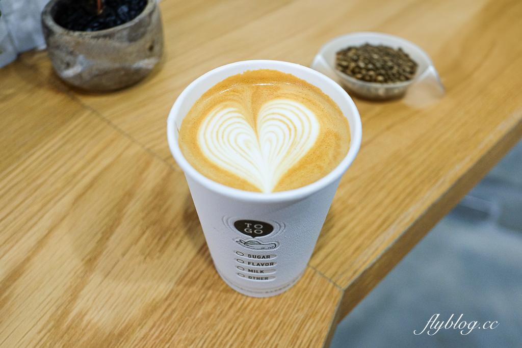 台北中正｜Mountain Kids Coffee Roaster 山小孩咖啡．台北車站咖啡館推薦，坐擁北門百年古蹟 @飛天璇的口袋