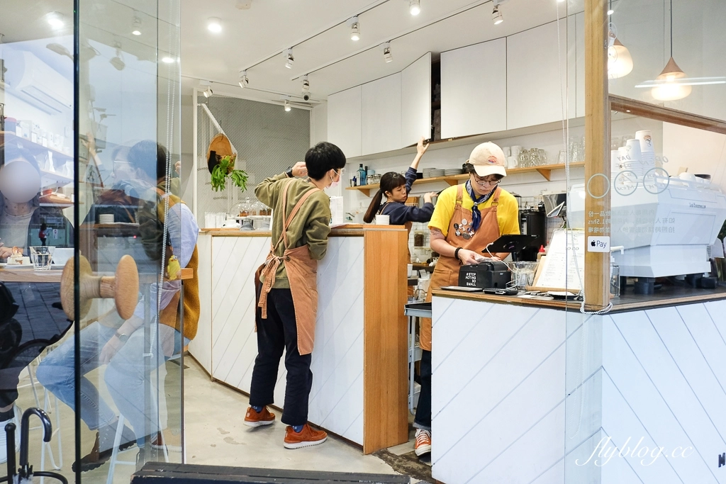 台北中正｜Mountain Kids Coffee Roaster 山小孩咖啡．台北車站咖啡館推薦，坐擁北門百年古蹟 @飛天璇的口袋