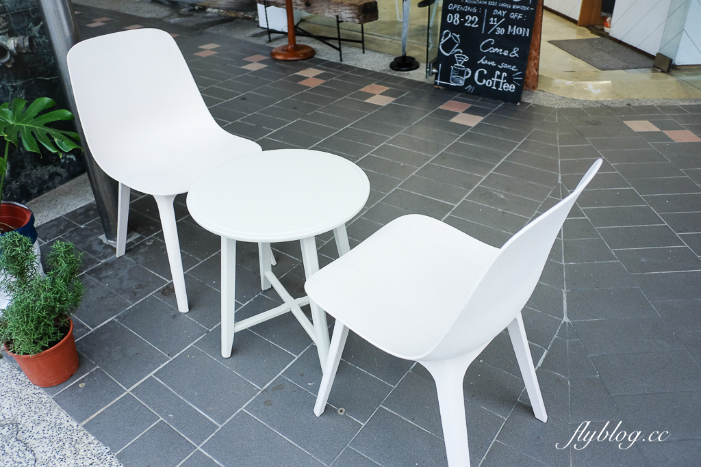 台北中正｜Mountain Kids Coffee Roaster 山小孩咖啡．台北車站咖啡館推薦，坐擁北門百年古蹟 @飛天璇的口袋