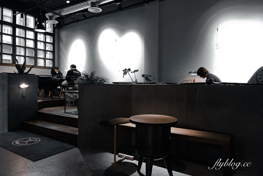 台中東區｜Cuppa FS Cafe 富興店．富興工廠1962裡的咖啡館，舊工廠蛻變成文靜聚落 @飛天璇的口袋