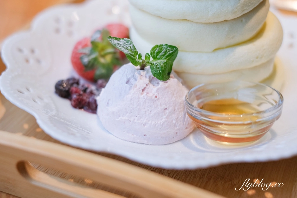 台中梧棲｜Rose House Cafe．古典玫瑰園新品牌，台中三井Outlet甜點下午茶 @飛天璇的口袋