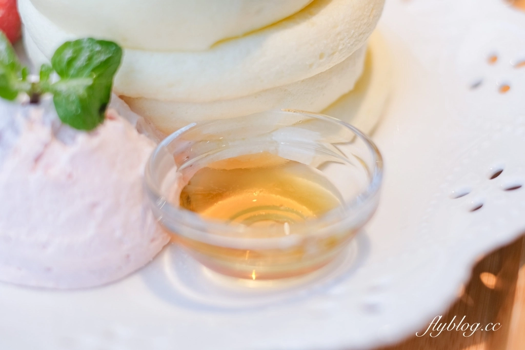 台中梧棲｜Rose House Cafe．古典玫瑰園新品牌，台中三井Outlet甜點下午茶 @飛天璇的口袋