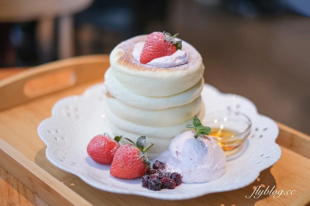 台中梧棲｜Rose House Cafe．古典玫瑰園新品牌，台中三井Outlet甜點下午茶 @飛天璇的口袋