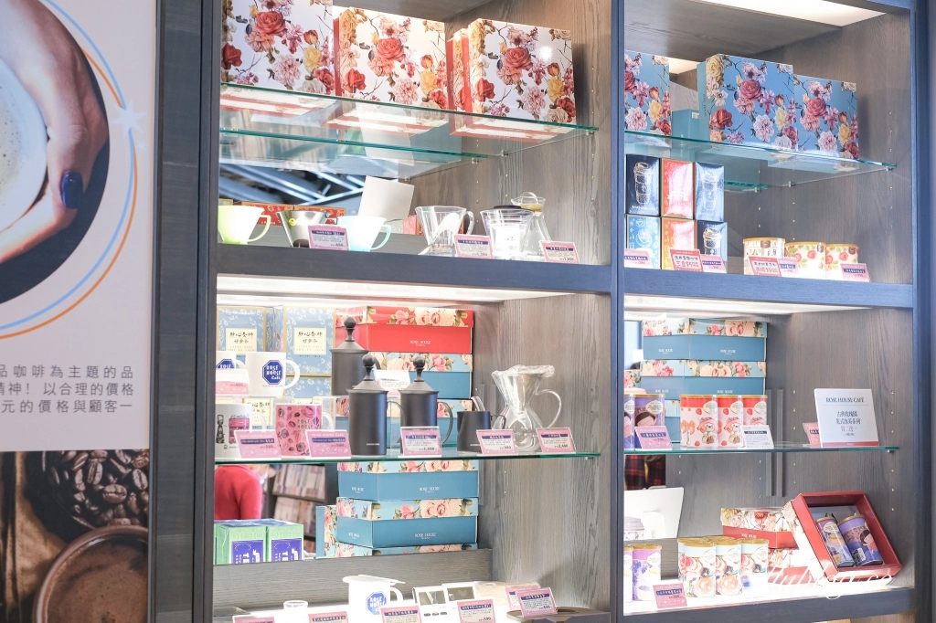 台中梧棲｜Rose House Cafe．古典玫瑰園新品牌，台中三井Outlet甜點下午茶 @飛天璇的口袋