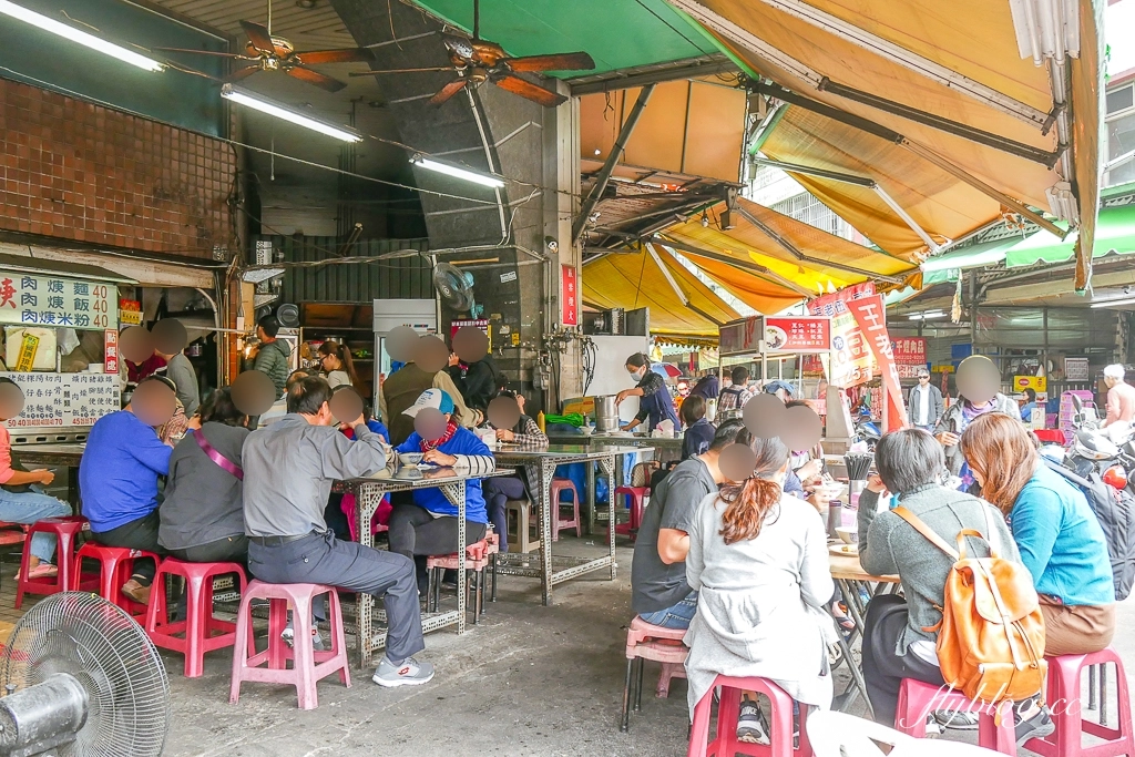 台中北區｜嘉義香菇肉焿．24小時營業爌肉飯，台中東興市場入口處 @飛天璇的口袋