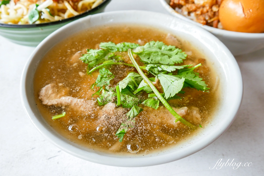 台中北區｜嘉義香菇肉焿．24小時營業爌肉飯，台中東興市場入口處 @飛天璇的口袋