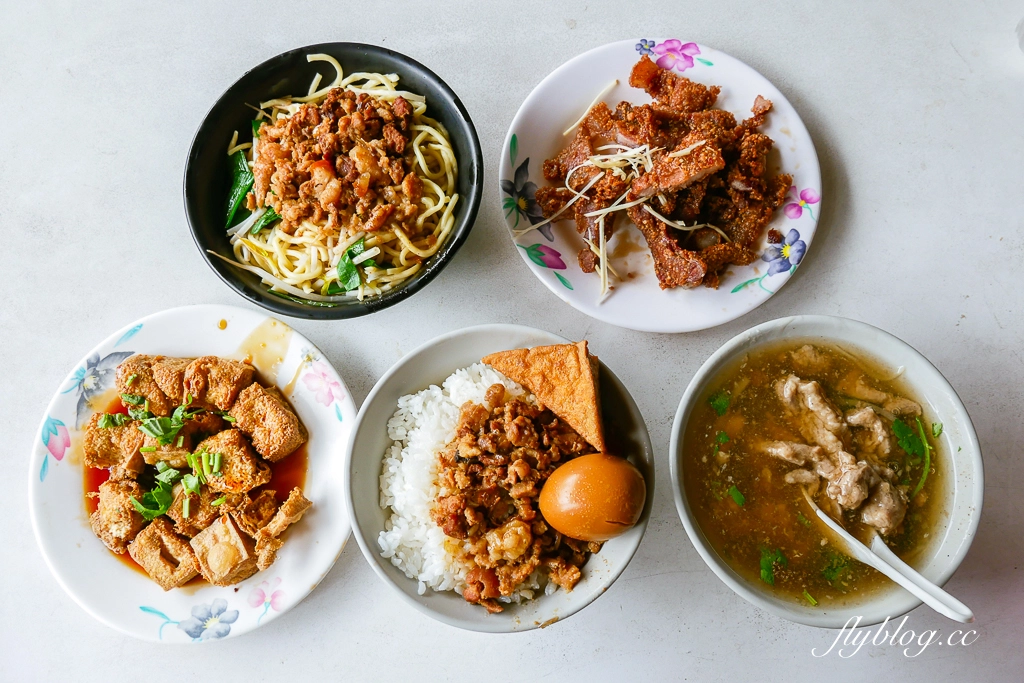 台中北區｜嘉義香菇肉焿．24小時營業爌肉飯，台中東興市場入口處 @飛天璇的口袋