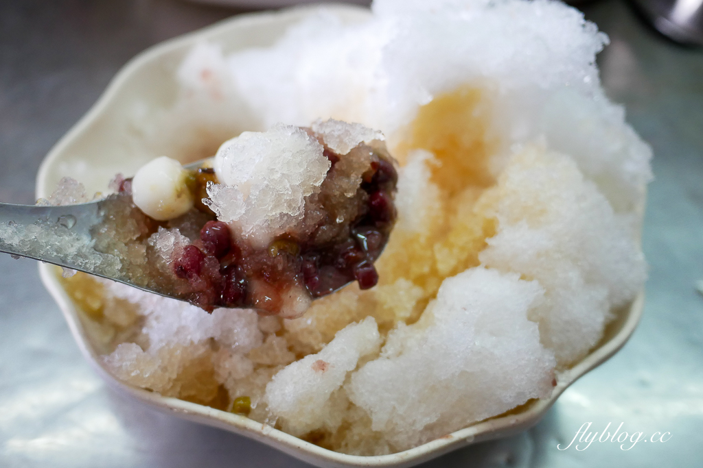 彰化溪州｜古早味圓仔冰．賣了快100年的冰店，溪州市場古早味美食 @飛天璇的口袋