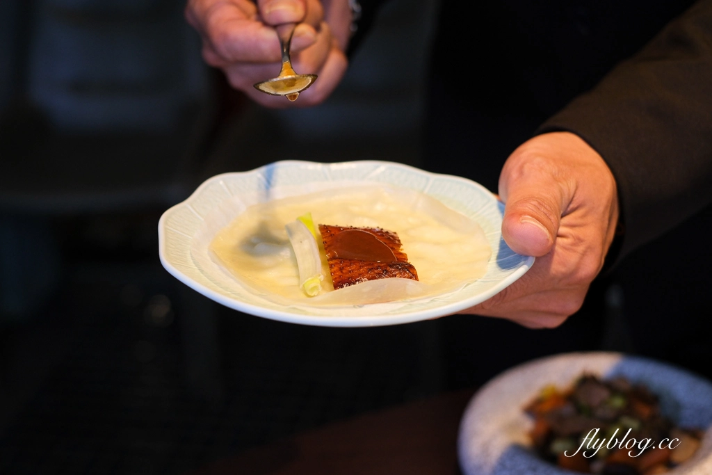 台中南屯｜東方龍古味今品料理．唯一台中米其林指南推薦燒鵝，經典台菜融入新創意 @飛天璇的口袋