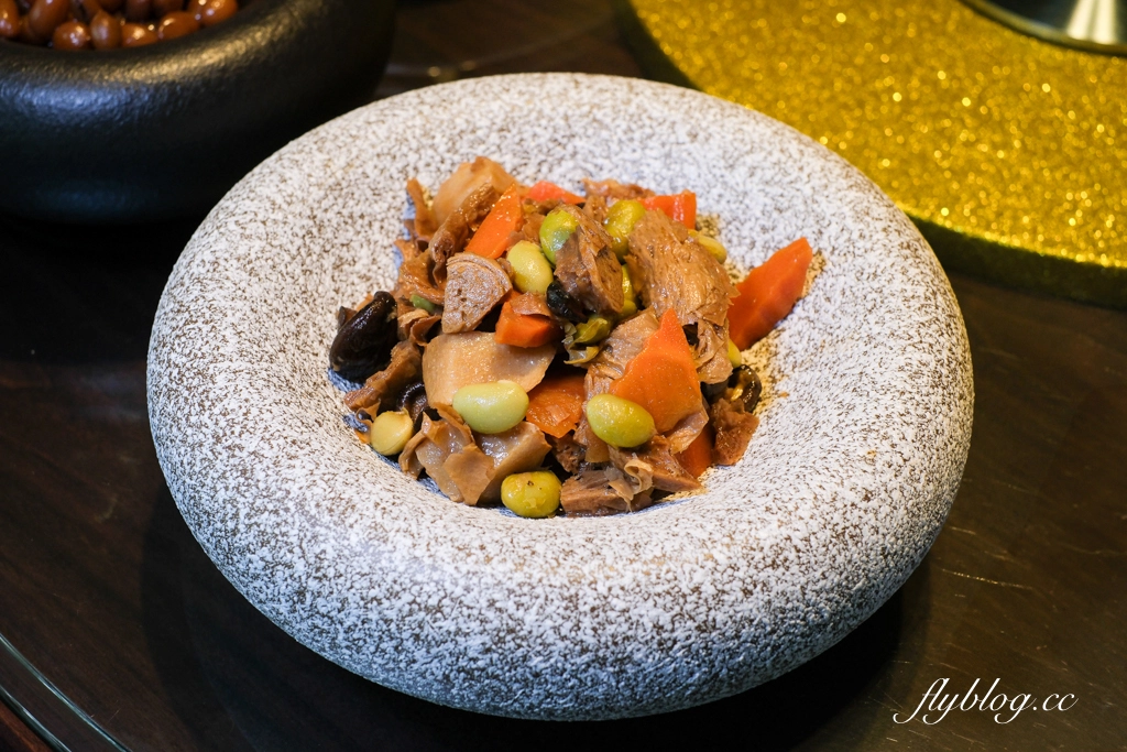 台中南屯｜東方龍古味今品料理．唯一台中米其林指南推薦燒鵝，經典台菜融入新創意 @飛天璇的口袋