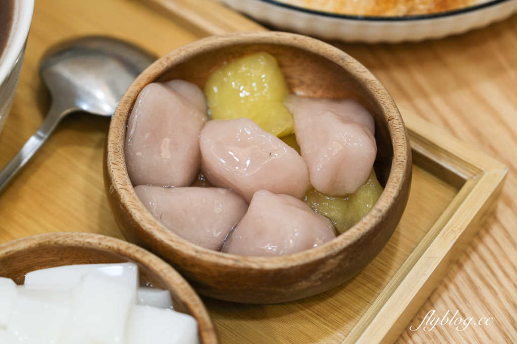 台中北區｜嘉良冰鎮 梅亭參店．太平生意最好的冰店進軍市區，40年老字號的古早味剉冰 @飛天璇的口袋