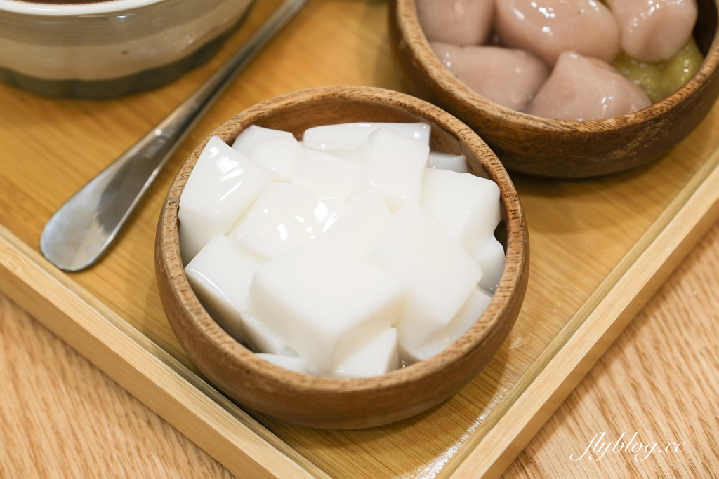 台中北區｜嘉良冰鎮 梅亭參店．太平生意最好的冰店進軍市區，40年老字號的古早味剉冰 @飛天璇的口袋