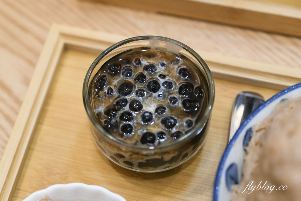 台中北區｜嘉良冰鎮 梅亭參店．太平生意最好的冰店進軍市區，40年老字號的古早味剉冰 @飛天璇的口袋