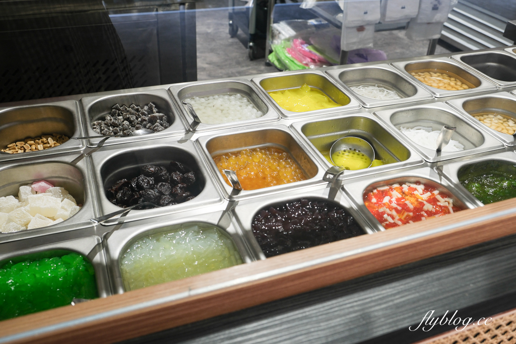 台中北區｜嘉良冰鎮 梅亭參店．太平生意最好的冰店進軍市區，40年老字號的古早味剉冰 @飛天璇的口袋