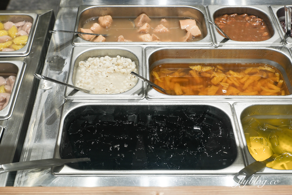 台中北區｜嘉良冰鎮 梅亭參店．太平生意最好的冰店進軍市區，40年老字號的古早味剉冰 @飛天璇的口袋