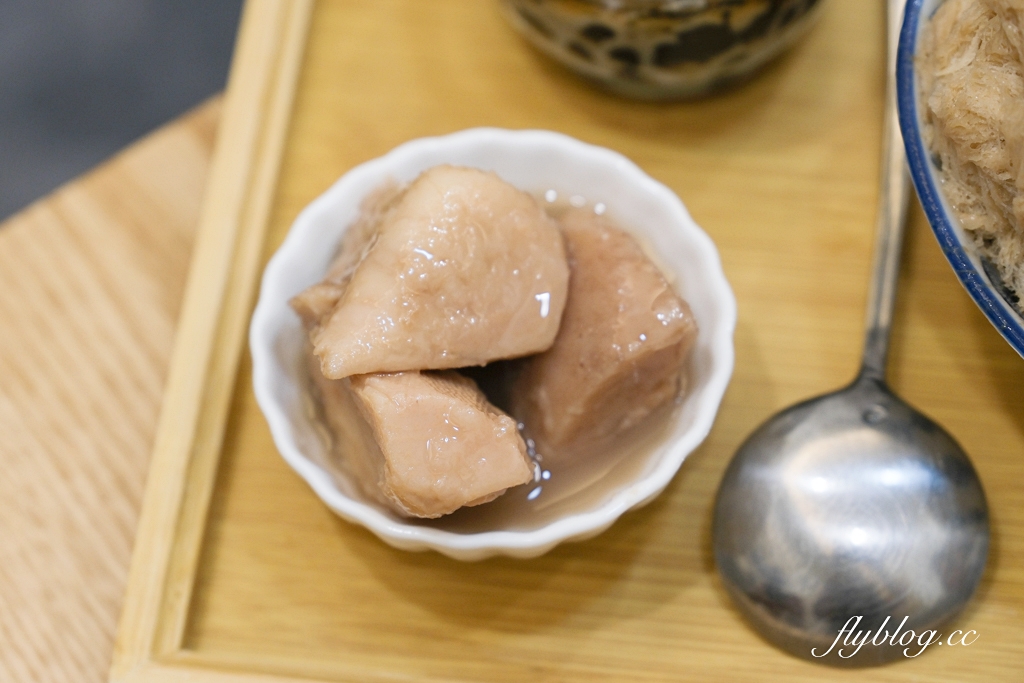 台中北區｜嘉良冰鎮 梅亭參店．太平生意最好的冰店進軍市區，40年老字號的古早味剉冰 @飛天璇的口袋