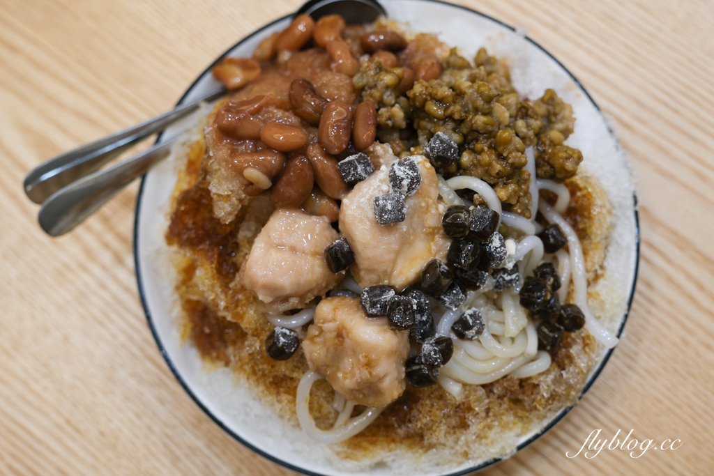 台中北區｜嘉良冰鎮 梅亭參店．太平生意最好的冰店進軍市區，40年老字號的古早味剉冰 @飛天璇的口袋