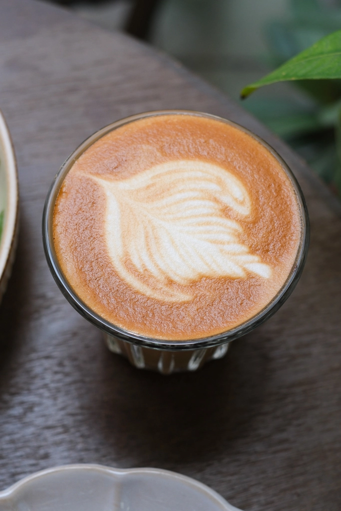 台中北區｜Glimmer Cafe．全天候供應早午餐，吃得到打拋豬和義大利麵 @飛天璇的口袋