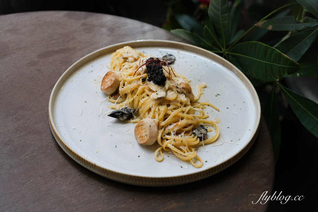 台中北區｜Glimmer Cafe．全天候供應早午餐，吃得到打拋豬和義大利麵 @飛天璇的口袋