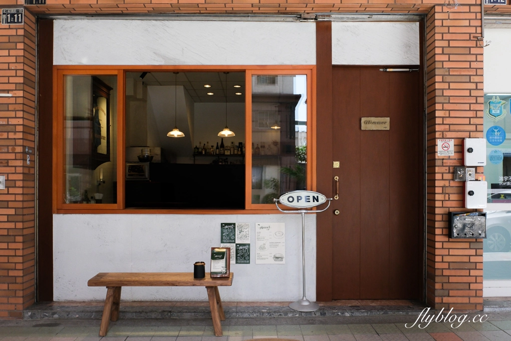 台中北區｜Glimmer Cafe．全天候供應早午餐，吃得到打拋豬和義大利麵 @飛天璇的口袋