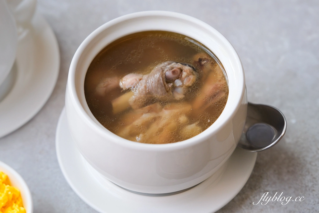 台中西屯｜蒔瀞 CHER AQUA．隱身台中歌劇院裡，超美的台菜餐廳 @飛天璇的口袋