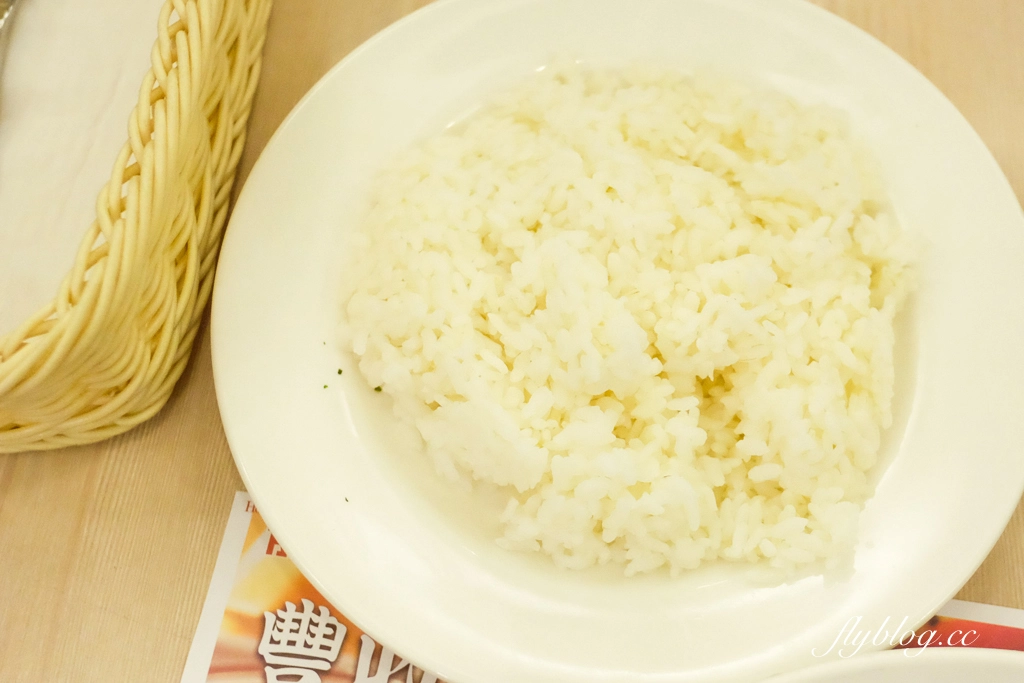 台中烏日｜樂雅樂餐廳．吃得到日式和西式早餐，搭高鐵前先來填飽肚子吧 @飛天璇的口袋