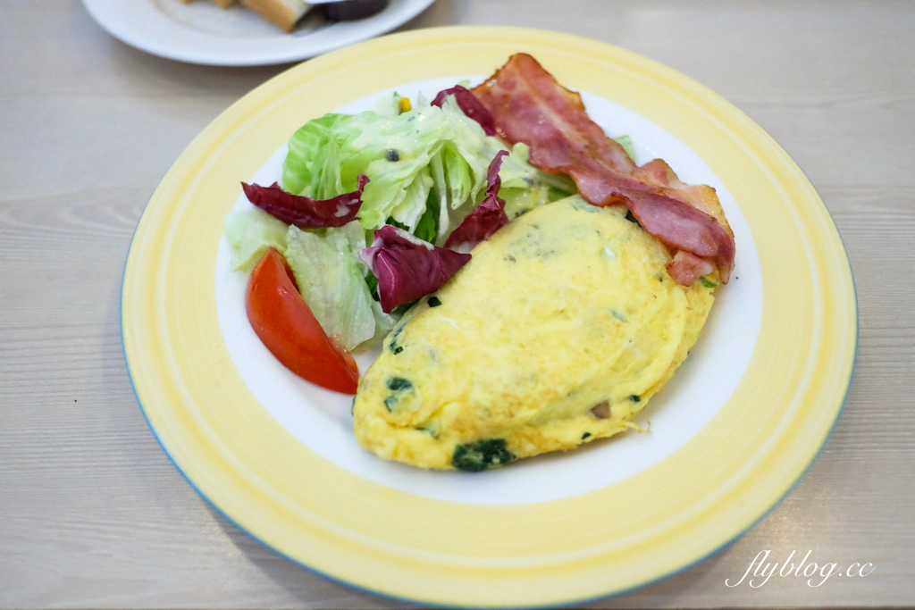 台中烏日｜樂雅樂餐廳．吃得到日式和西式早餐，搭高鐵前先來填飽肚子吧 @飛天璇的口袋