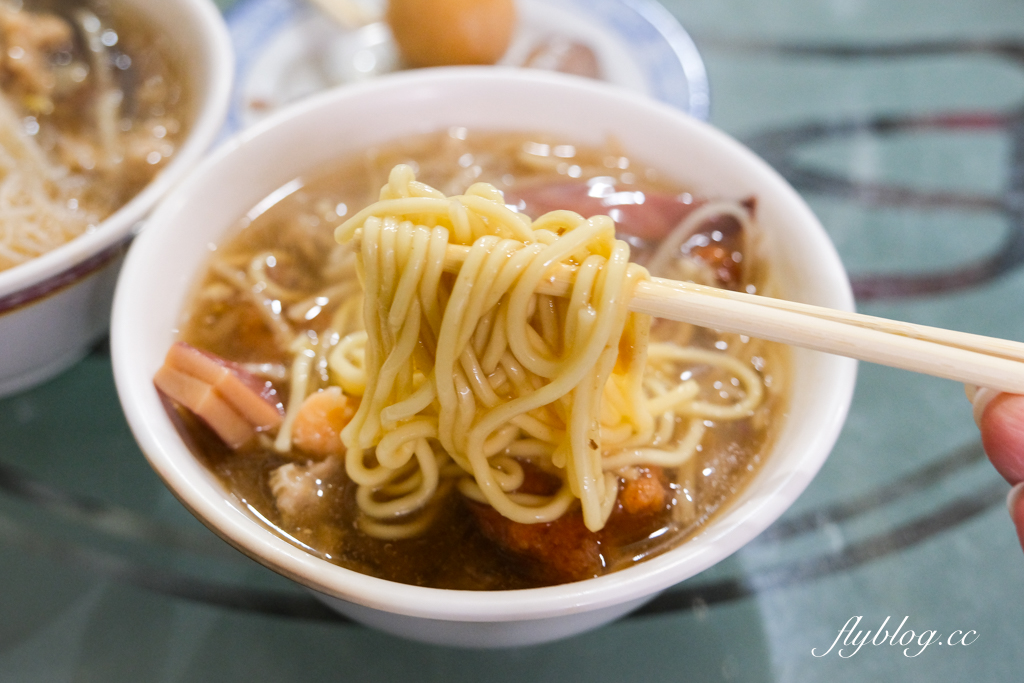 彰化鹿港｜龍山魷魚肉羹．鹿港在地50年老店，觀光客必吃美食 @飛天璇的口袋